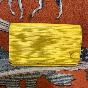 LOUIS VUITTON ❤️🌟 EPI YELLOW COMPACT WALLET ⭐️